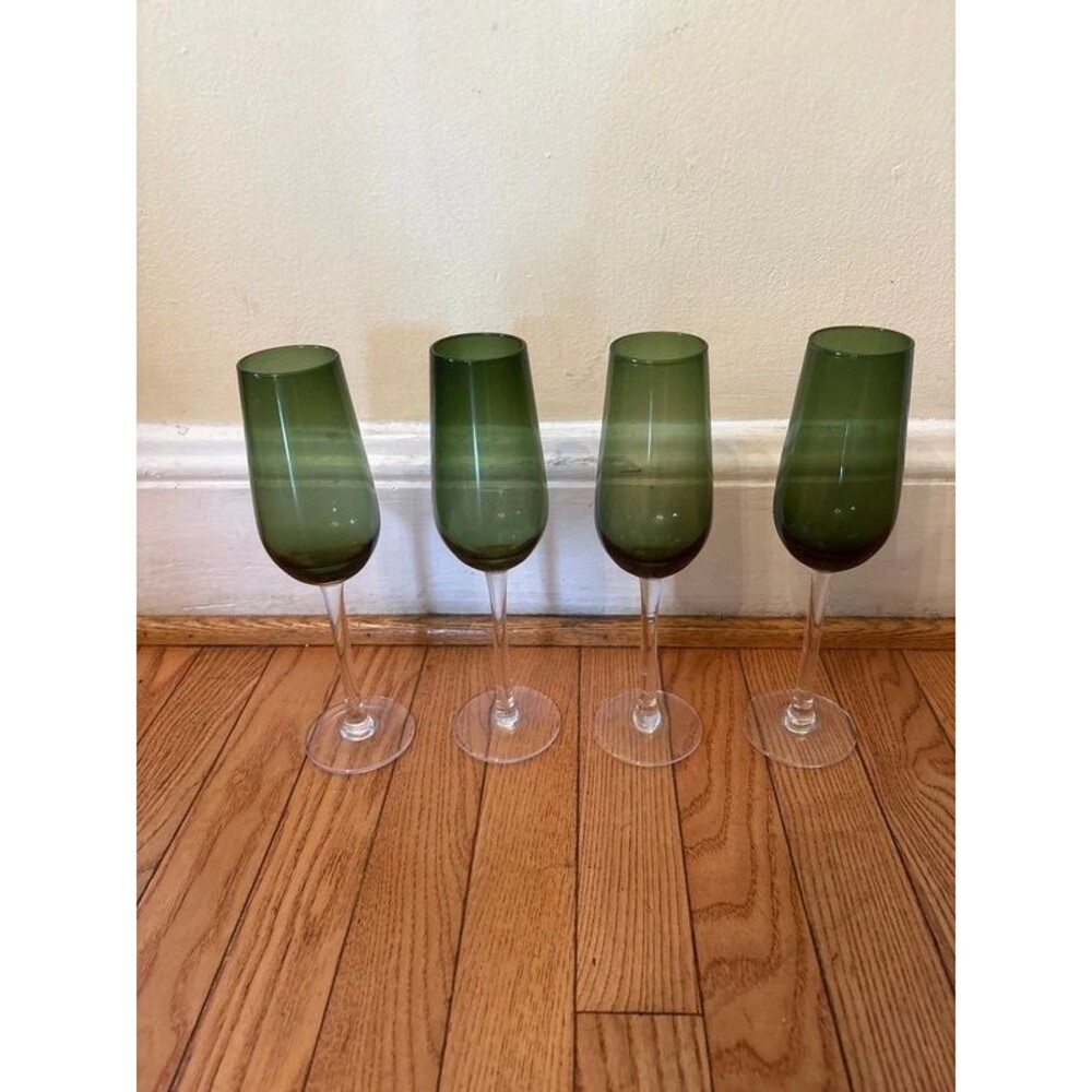 Libbey Vina green champagne flutes new wine glasses